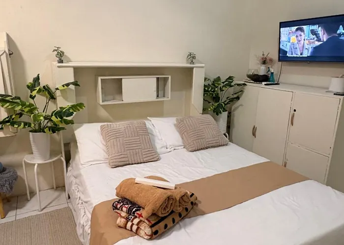 Apartment Valenzuela Staycation Netflix And Chill *
