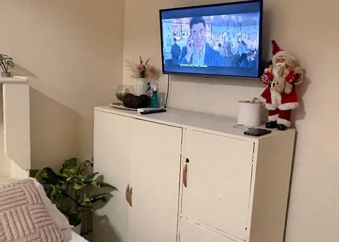Valenzuela Staycation Netflix And Chill Apartment *